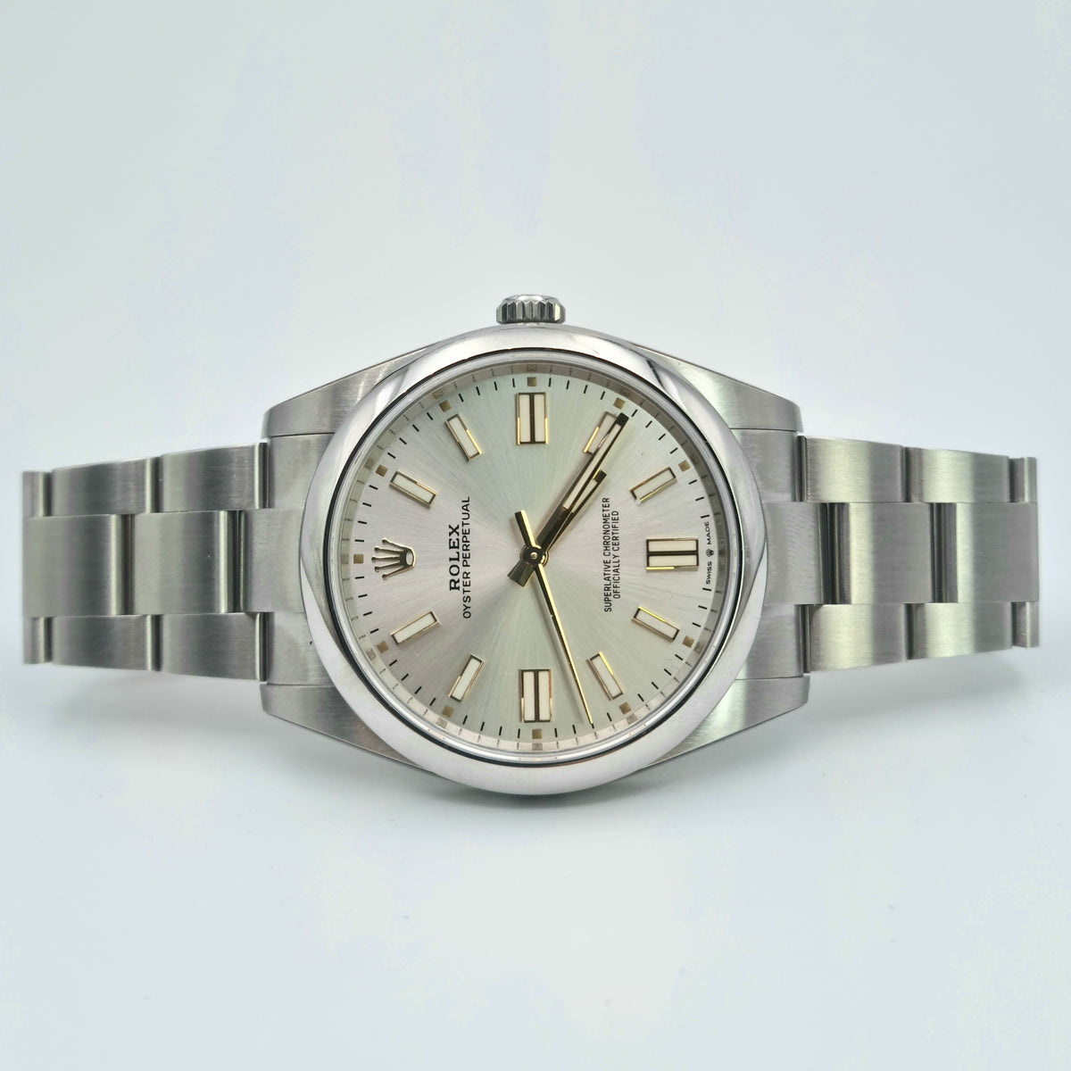 Rolex Oyster Perpetual 41 123400 comes with a steel oyster bracelet and steel case sold in Swiss Watch Club store.